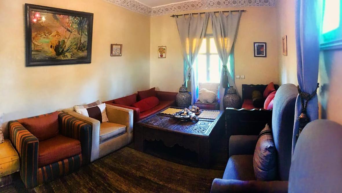 Le Petit Jardin Bed & Breakfast Demnat Exterior photo
